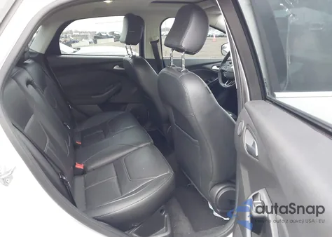 2017 Ford Focus Titanium z USA, uszkodzony, nr VIN 1FADP3J2XHL336558